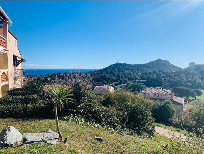 Village Cap Esterel, Piscine, Plage Saint-Raphaël Dış mekan fotoğraf