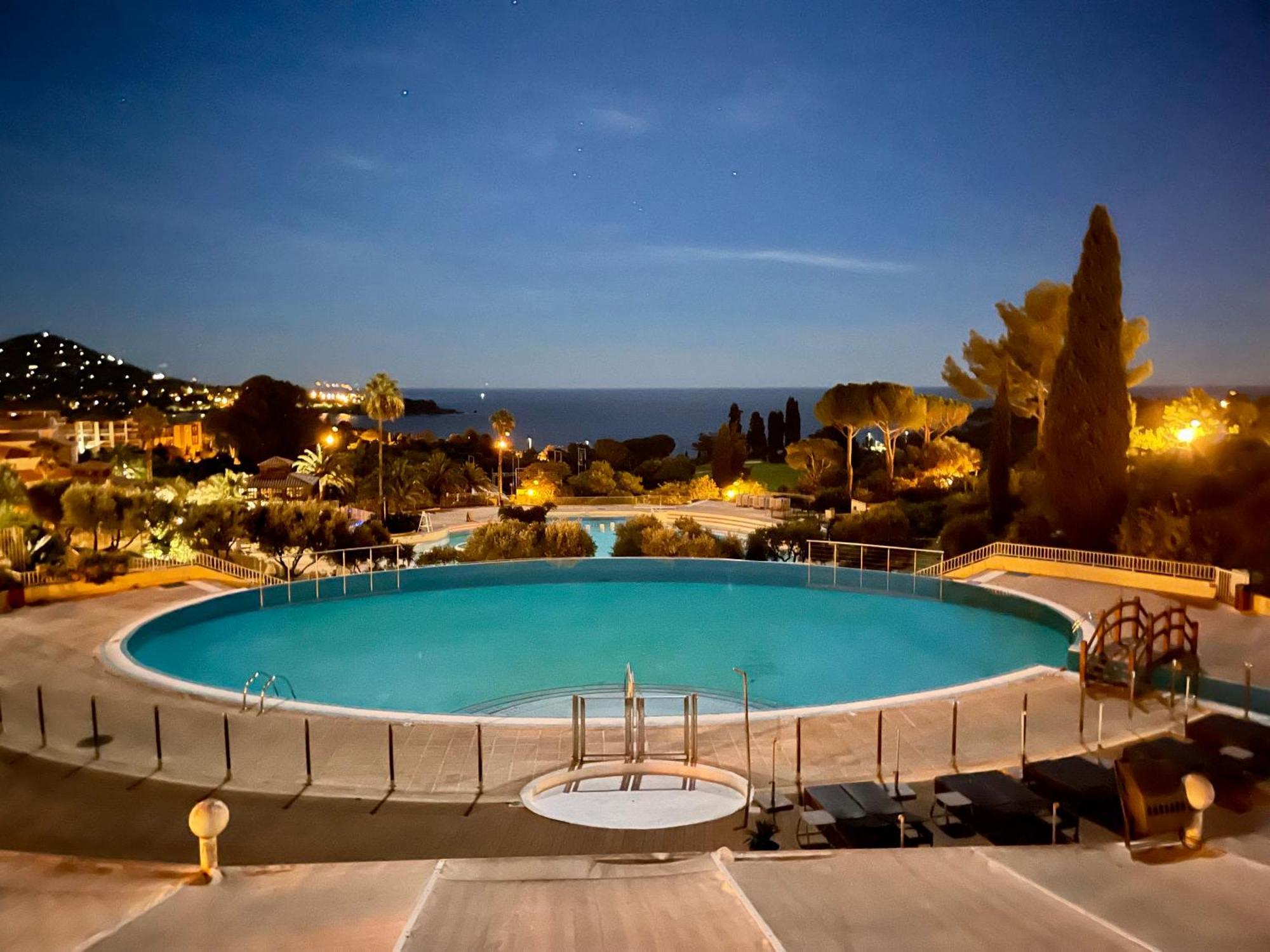 Village Cap Esterel, Piscine, Plage Saint-Raphaël Dış mekan fotoğraf