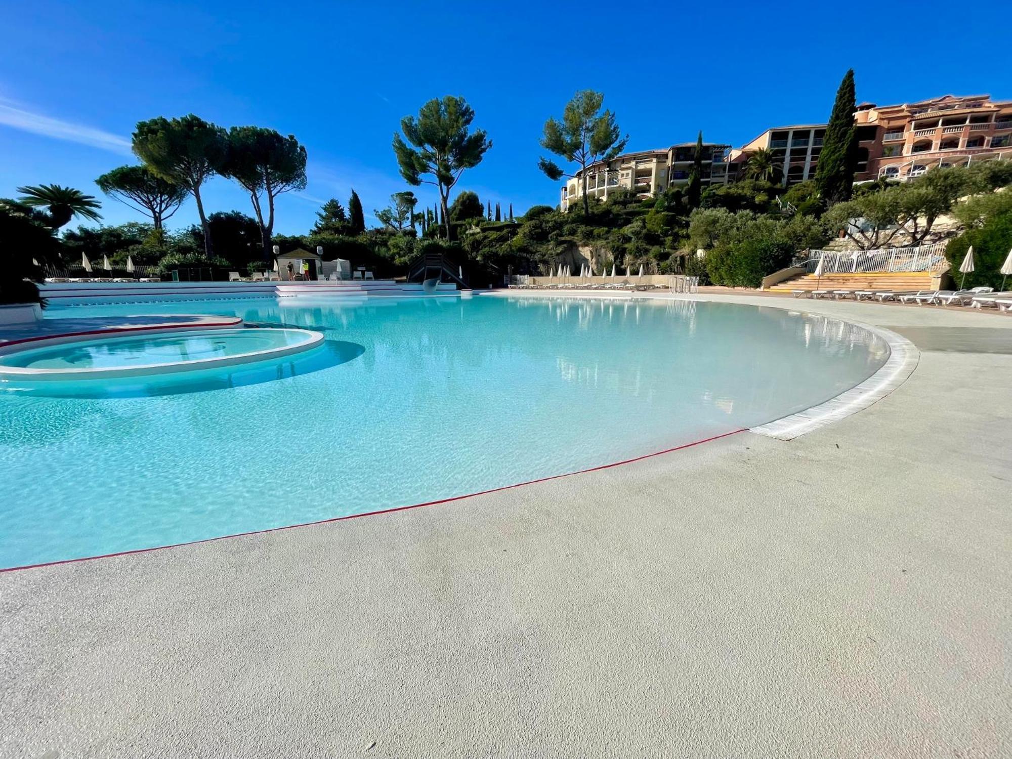 Village Cap Esterel, Piscine, Plage Saint-Raphaël Dış mekan fotoğraf